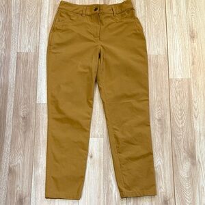 “Like New” Lululemon Tan Skinny Pants